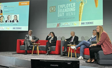 LOLYO MACH MITarbeiter-App - Podiumsdiskussion